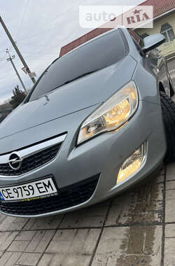 Універсал Opel Astra 2011 в Кобеляках