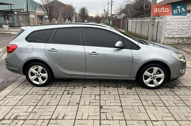 Универсал Opel Astra 2011 в 
