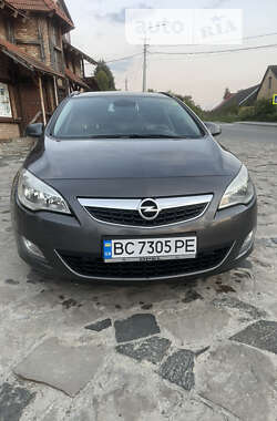 Універсал Opel Astra 2011 в Львові