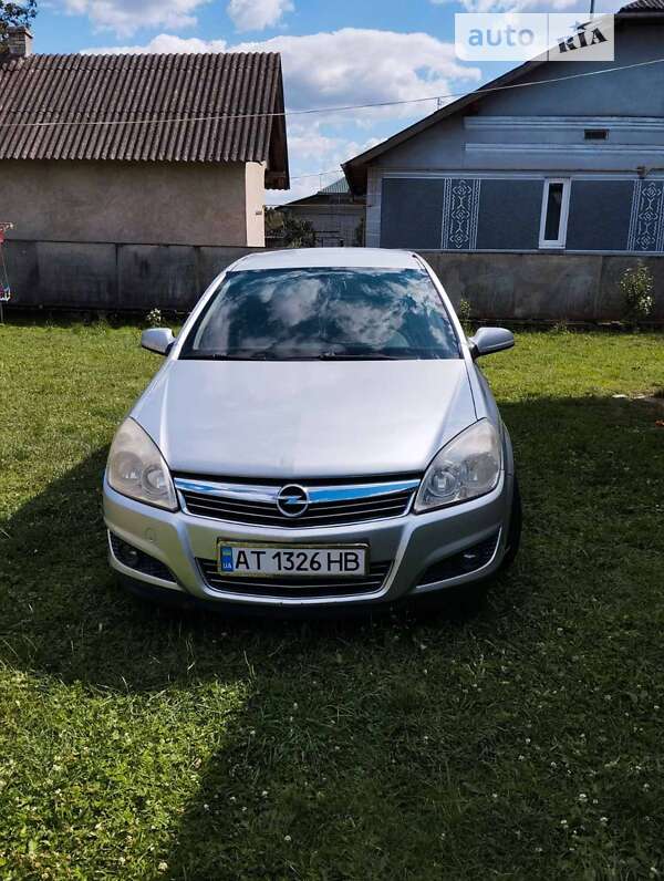 Хетчбек Opel Astra 2007 в Івано-Франківську