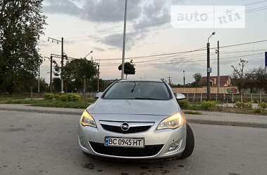 Універсал Opel Astra 2011 в Львові