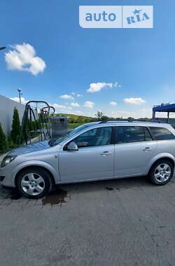 Универсал Opel Astra 2010 в Ивано-Франковске