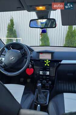 Универсал Opel Astra 2010 в 