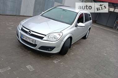 Универсал Opel Astra 2006 в Киеве