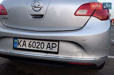 Хэтчбек Opel Astra 2014 в 