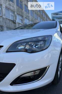 Универсал Opel Astra 2015 в Сумах