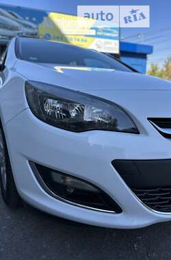 Универсал Opel Astra 2015 в Сумах