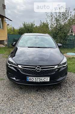 Универсал Opel Astra 2017 в Берегово