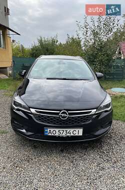 Универсал Opel Astra 2017 в Берегово