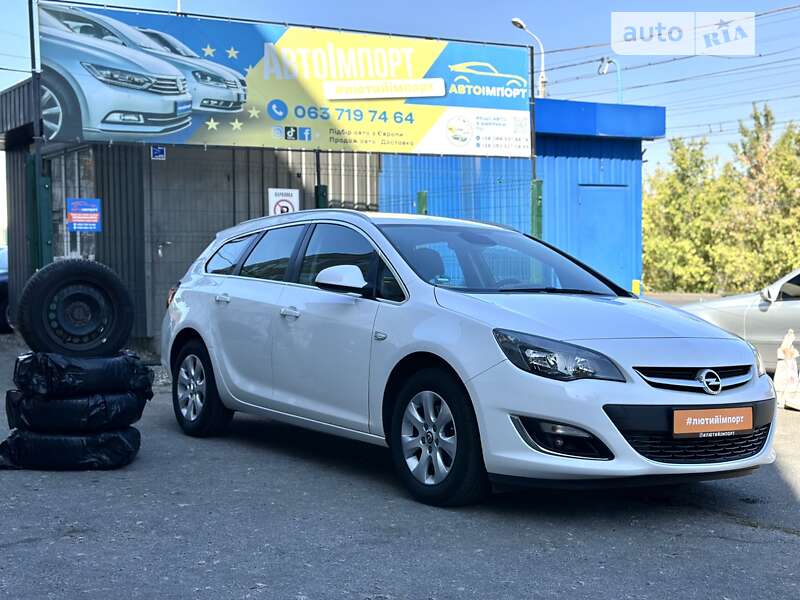 Универсал Opel Astra 2015 в Сумах