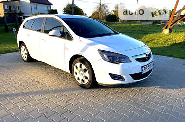 Універсал Opel Astra 2011 в Львові