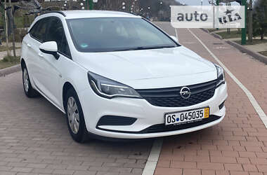 Универсал Opel Astra 2018 в Житомире