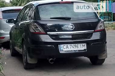 Хэтчбек Opel Astra 2006 в Маньковке