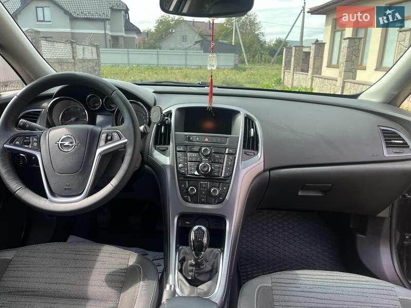 Универсал Opel Astra 2015 в Ивано-Франковске