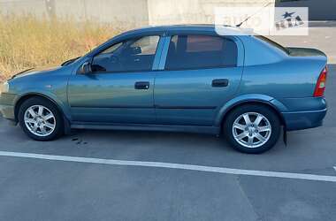 Седан Opel Astra 2006 в Виннице