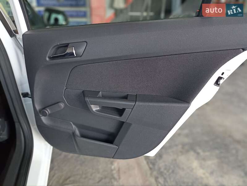 Универсал Opel Astra 2010 в Белой Церкви