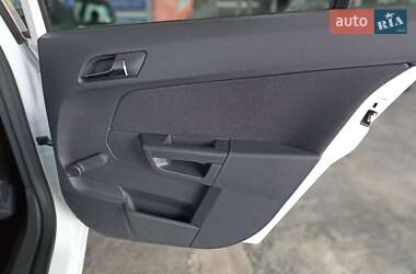 Универсал Opel Astra 2010 в 