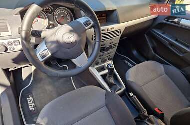 Хэтчбек Opel Astra 2009 в 