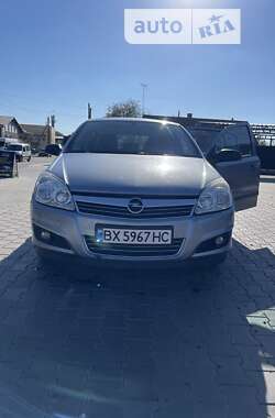 Хетчбек Opel Astra 2009 в Полонному