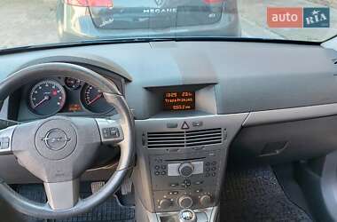 Универсал Opel Astra 2005 в 