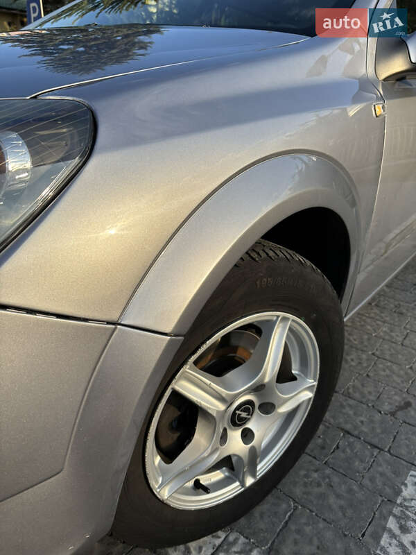 Универсал Opel Astra 2005 в Тернополе