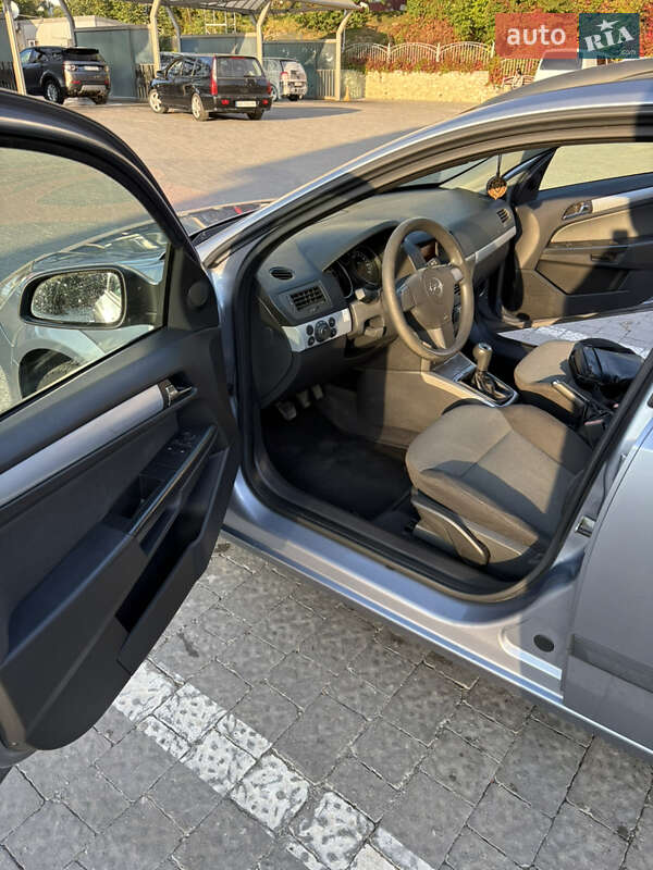 Универсал Opel Astra 2005 в Тернополе