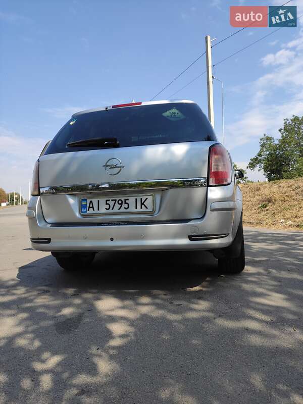 Универсал Opel Astra 2011 в Вапнярке