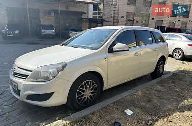 Універсал Opel Astra 2010 в Києві