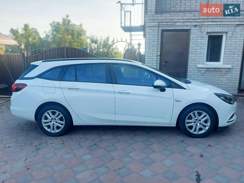 Универсал Opel Astra 2016 в Белой Церкви