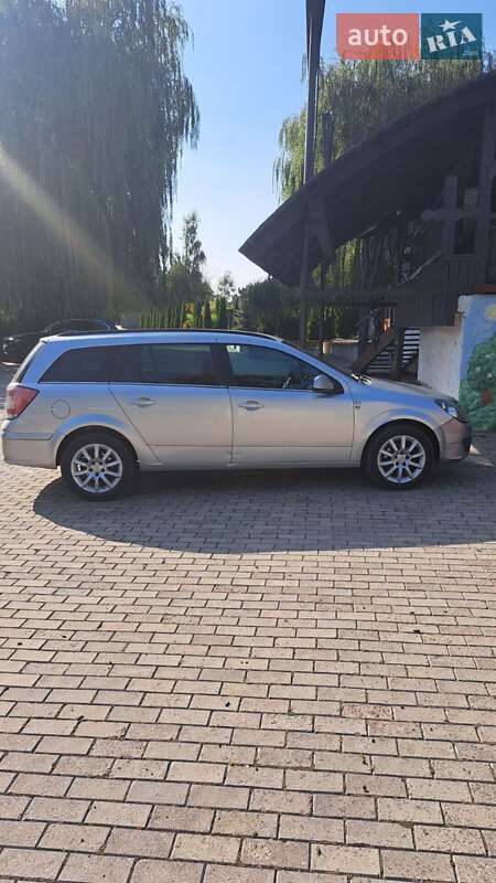 Opel Astra 2010