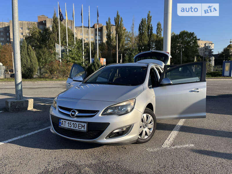 Універсал Opel Astra 2013 в Івано-Франківську