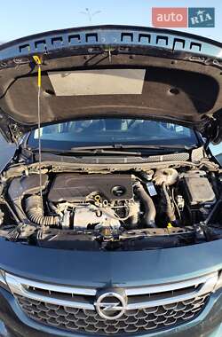 Универсал Opel Astra 2017 в 