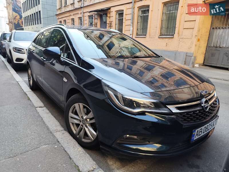 Универсал Opel Astra 2017 в Киеве