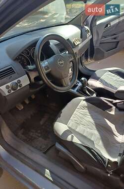 Универсал Opel Astra 2005 в 