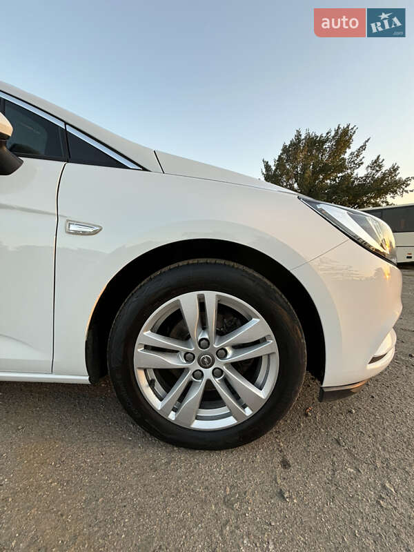 Універсал Opel Astra 2019 в Дніпрі