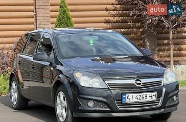 Универсал Opel Astra 2013 в 