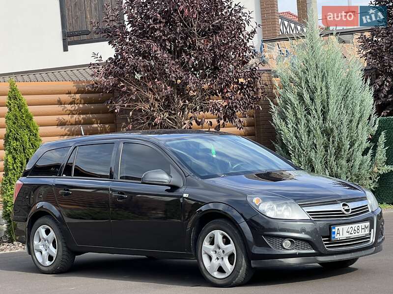 Универсал Opel Astra 2013 в Киеве
