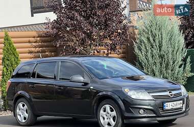 Универсал Opel Astra 2013 в 