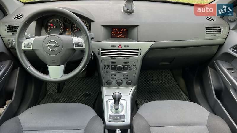 Универсал Opel Astra 2013 в Киеве