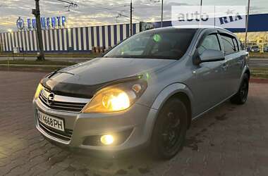 Хэтчбек Opel Astra 2011 в Киеве