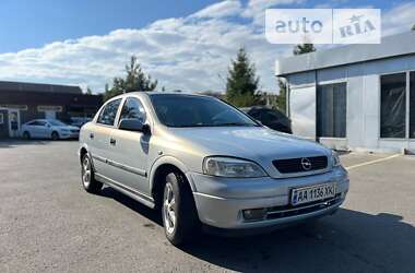 Седан Opel Astra 2005 в Киеве