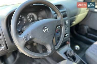 Седан Opel Astra 2005 в Киеве