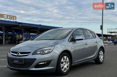 Хэтчбек Opel Astra 2014 в Киеве