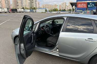 Хэтчбек Opel Astra 2014 в Киеве