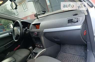 Универсал Opel Astra 2005 в Житомире