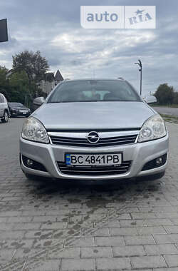 Универсал Opel Astra 2009 в Новом Ярычеве