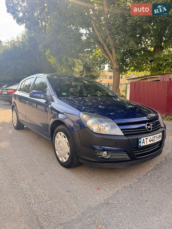 Хетчбек Opel Astra 2005 в Івано-Франківську