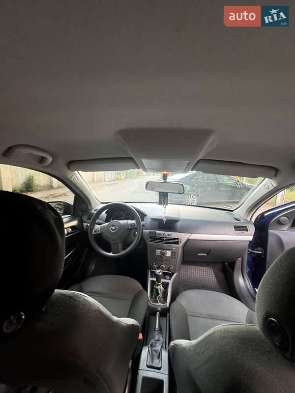 Хетчбек Opel Astra 2005 в Івано-Франківську
