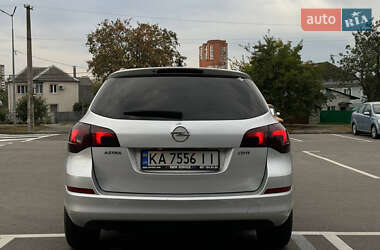 Универсал Opel Astra 2011 в 