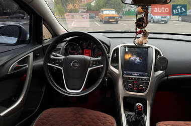 Универсал Opel Astra 2011 в 